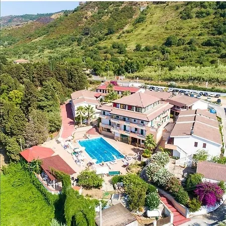 San Domenico Tropea Village 3*